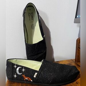 New sparkly Toms size 9 women’s shoes- no box